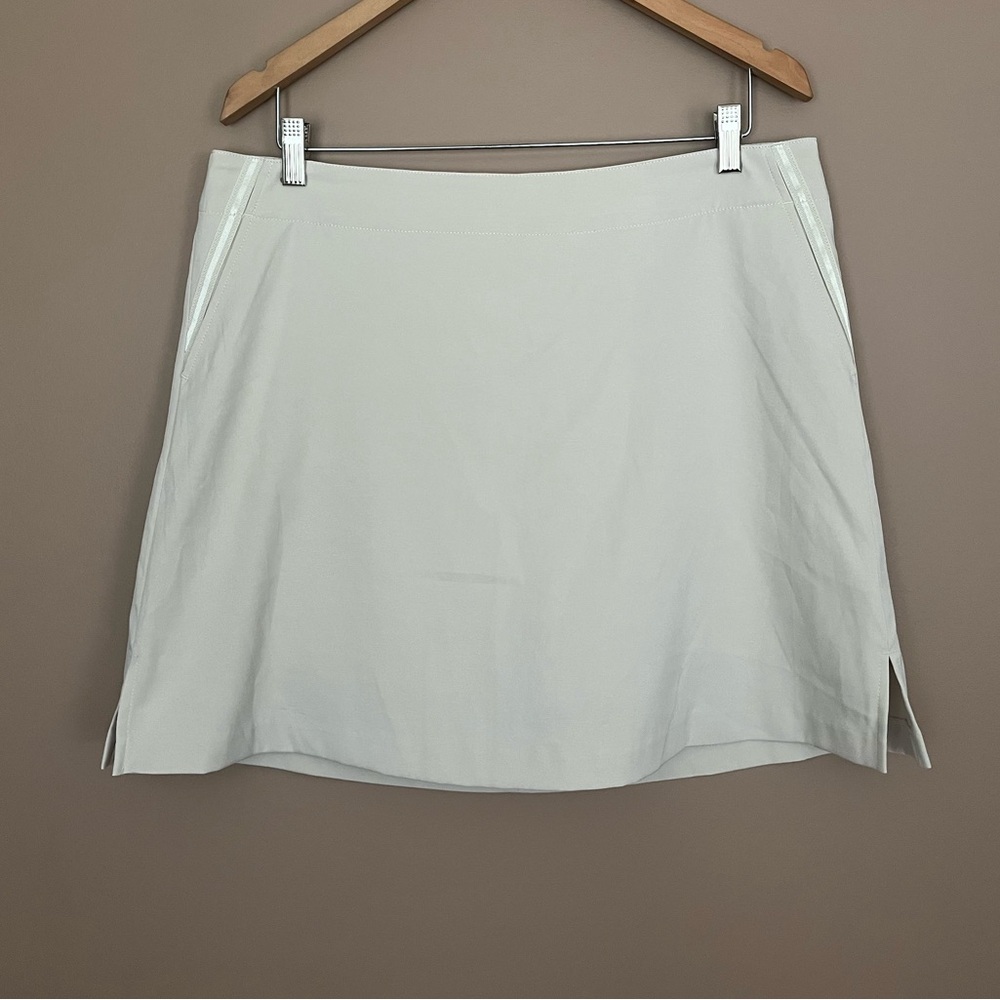 {Lady Hagen} Essential Woven Skort in Khaki - Womens 12 - NWT